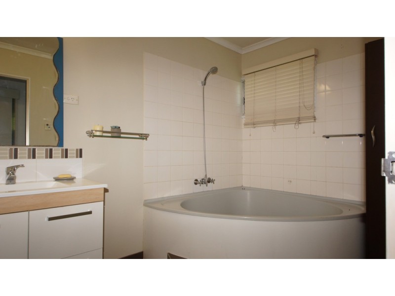 27 Old Shoal Point Road, Bucasia QLD 4750