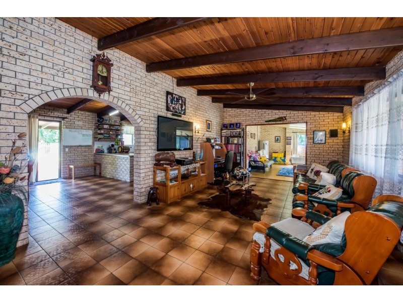 52 Fenech Avenue, Alligator Creek QLD 4740