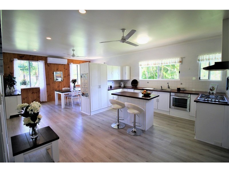 4 Rosewood Court, Hay Point QLD 4740