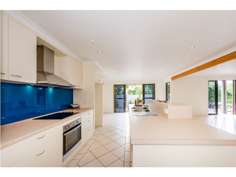 9 McCready Street, Rural View QLD 4740