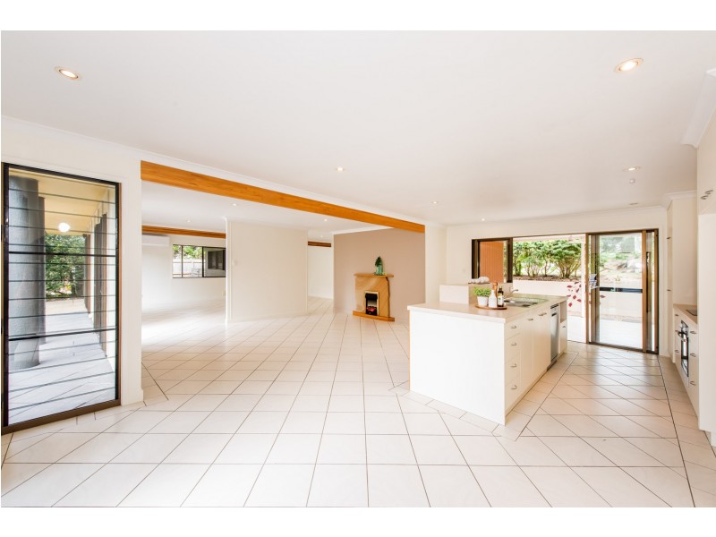 9 McCready Street, Rural View QLD 4740