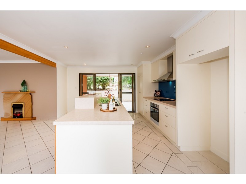 9 McCready Street, Rural View QLD 4740