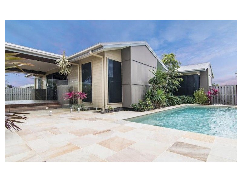 33 Coogee Terrace, Blacks Beach QLD 4740