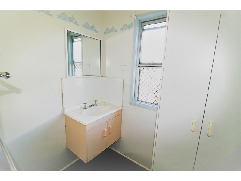 13 Simpson Street, West Mackay QLD 4740