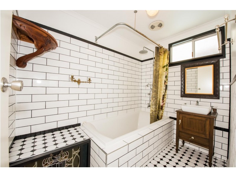 5 Eucalyptus Drive, Andergrove QLD 4740