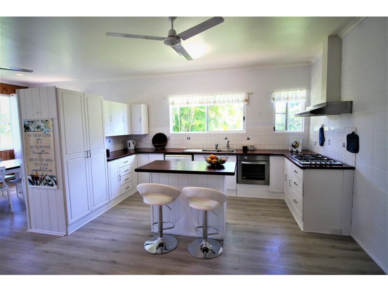 4 ROSEWOOD COURT, Hay Point QLD 4740