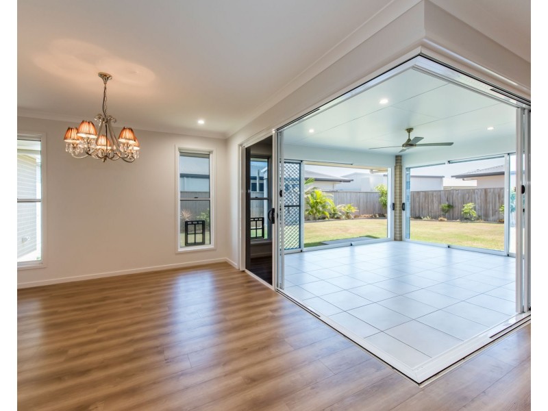 18 Mod Crescent, Beaconsfield QLD 4740