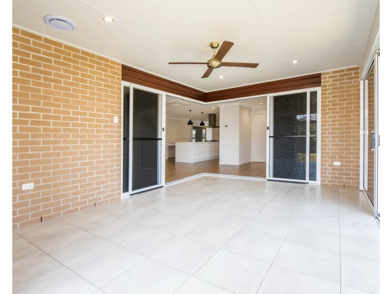 18 Mod Crescent, Beaconsfield QLD 4740