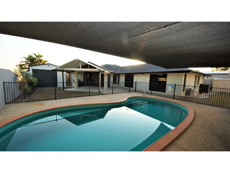 11 Michelle Crescent, Bucasia QLD 4750