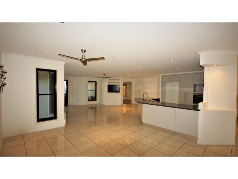 11 Michelle Crescent, Bucasia QLD 4750