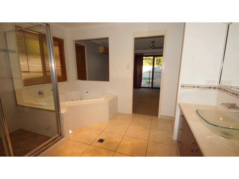 11 Michelle Crescent, Bucasia QLD 4750