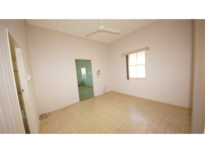 6 English Street, South Mackay QLD 4740