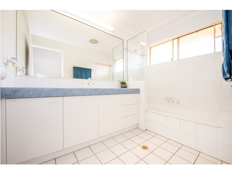 4 Pandanus Street, Beaconsfield QLD 4740