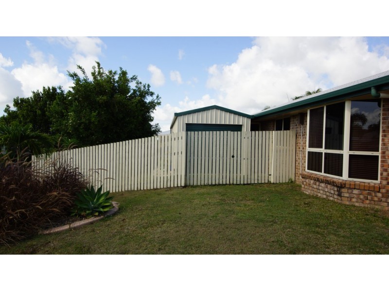 8 Kinghorn Street, Eimeo QLD 4740