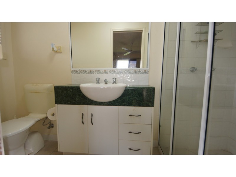 8 Kinghorn Street, Eimeo QLD 4740