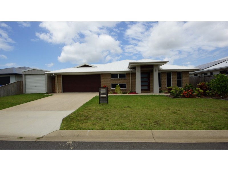 18 MOD CRESCENT, Beaconsfield QLD 4740