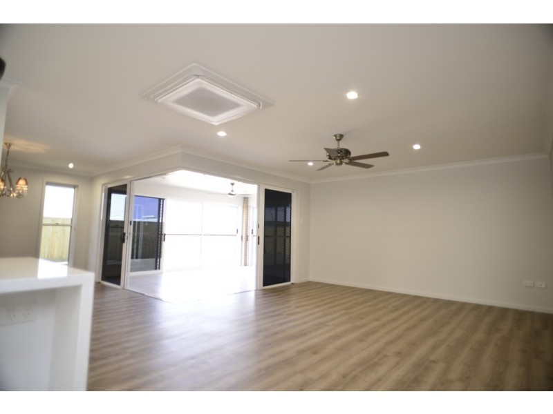 18 MOD CRESCENT, Beaconsfield QLD 4740