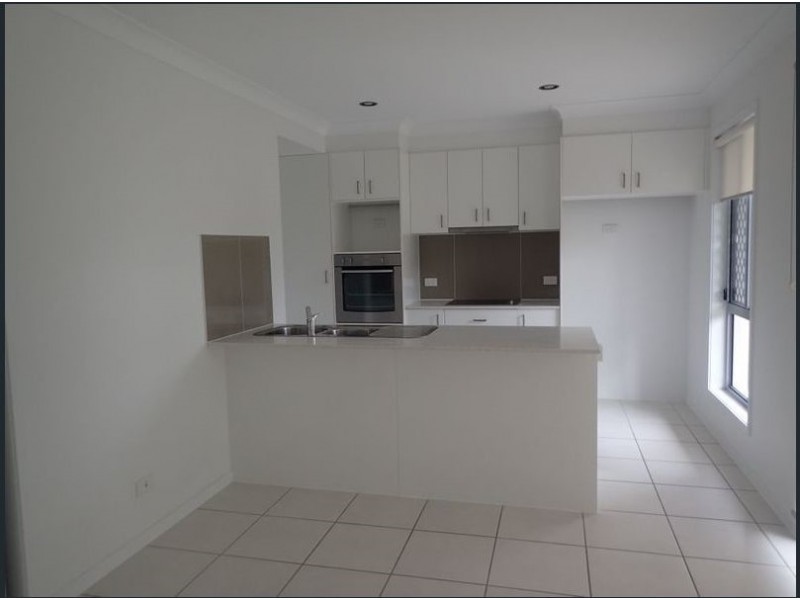 2/52 SCARBOROUGH CIRCUIT, Blacks Beach QLD 4740