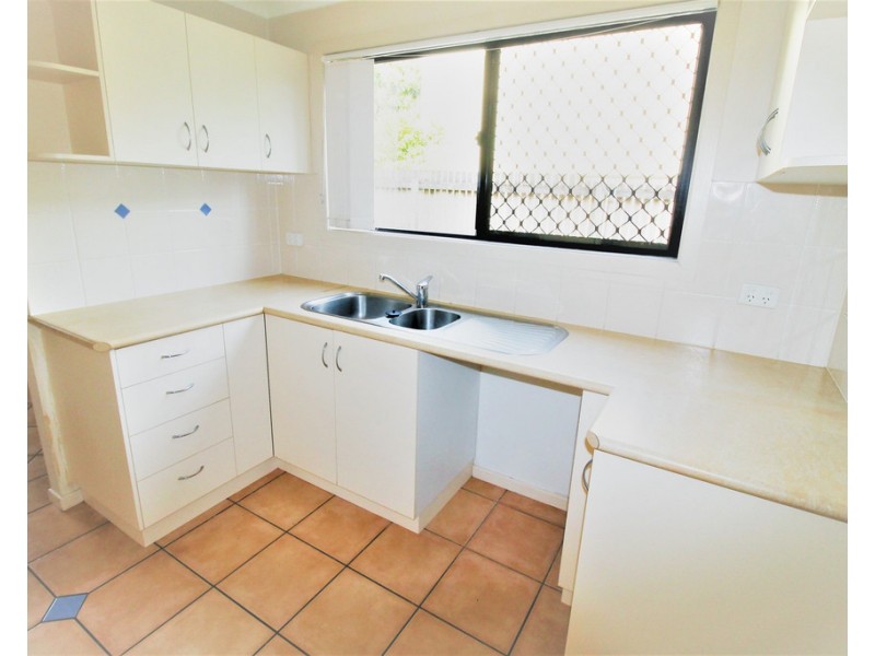 2/373 Bridge Road, West Mackay QLD 4740