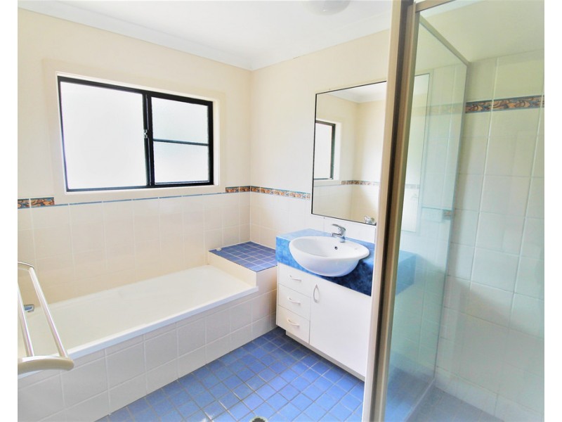 2/373 Bridge Road, West Mackay QLD 4740