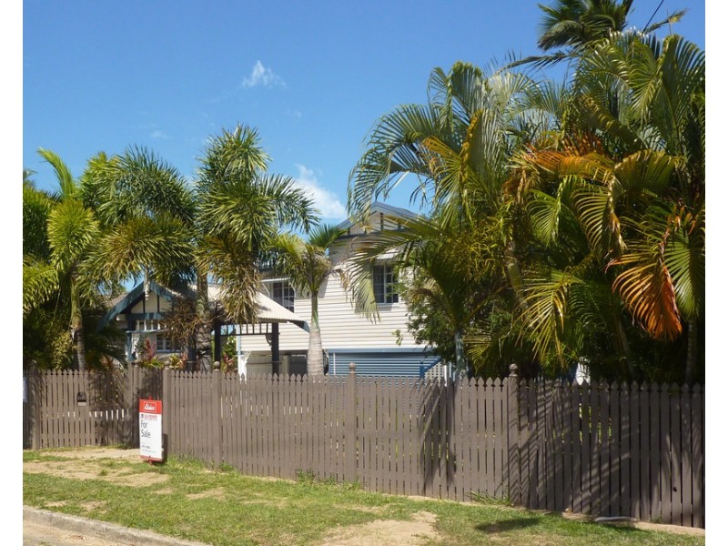 11 Sneyd Street, West Mackay QLD 4740