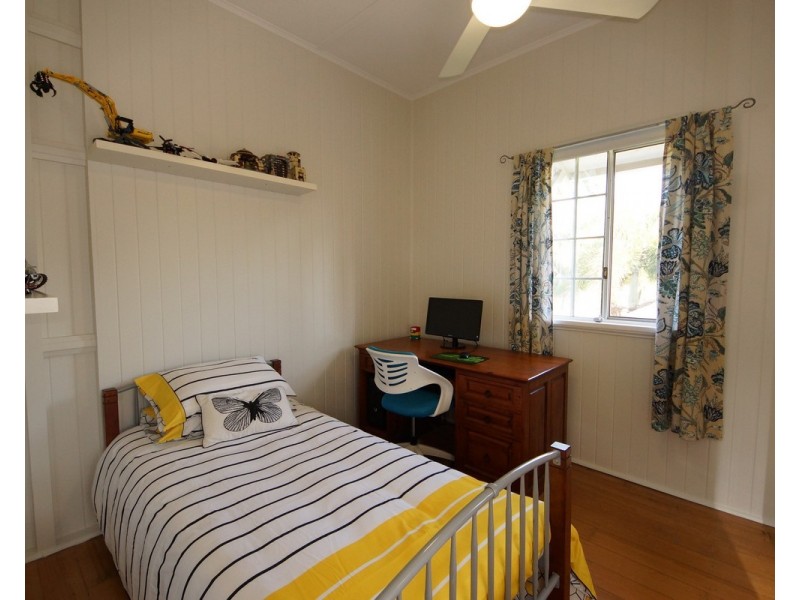 11 Sneyd Street, West Mackay QLD 4740