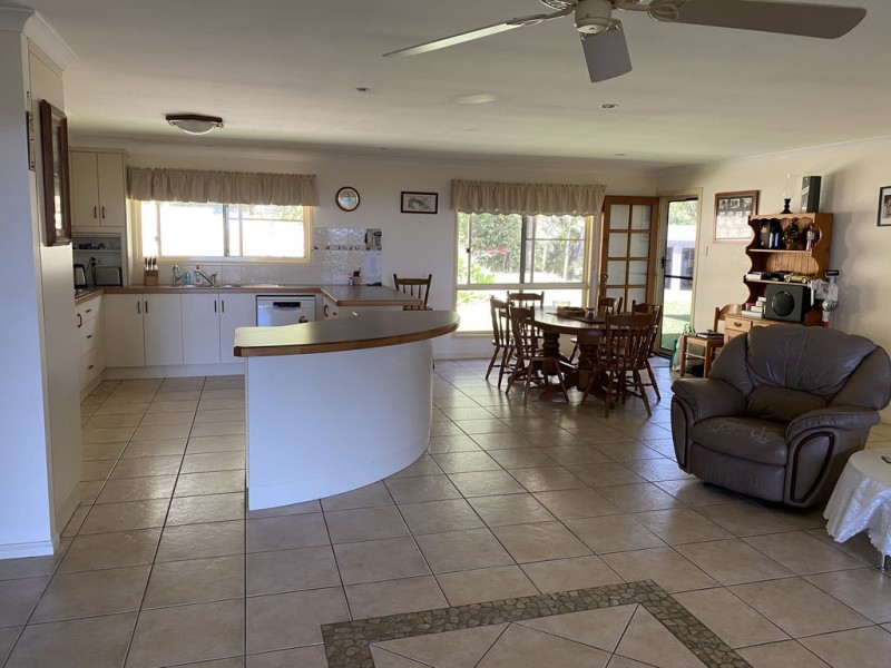 358 Sarina Beach Road, Sarina QLD 4737