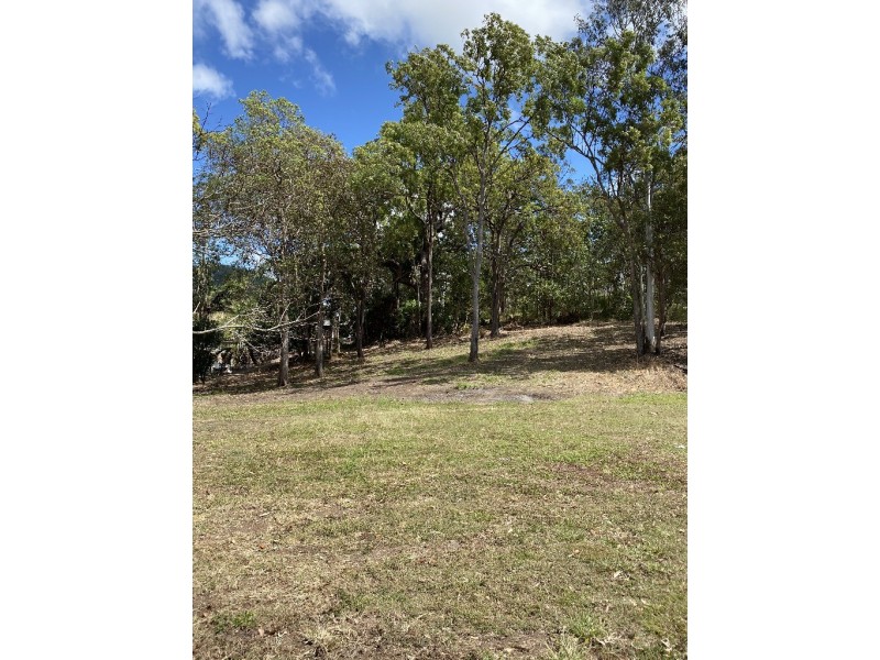 102 Range Road, Sarina QLD 4737