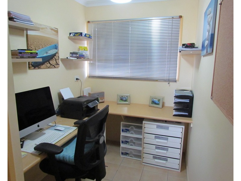 4 Fantome Court, Rural View QLD 4740