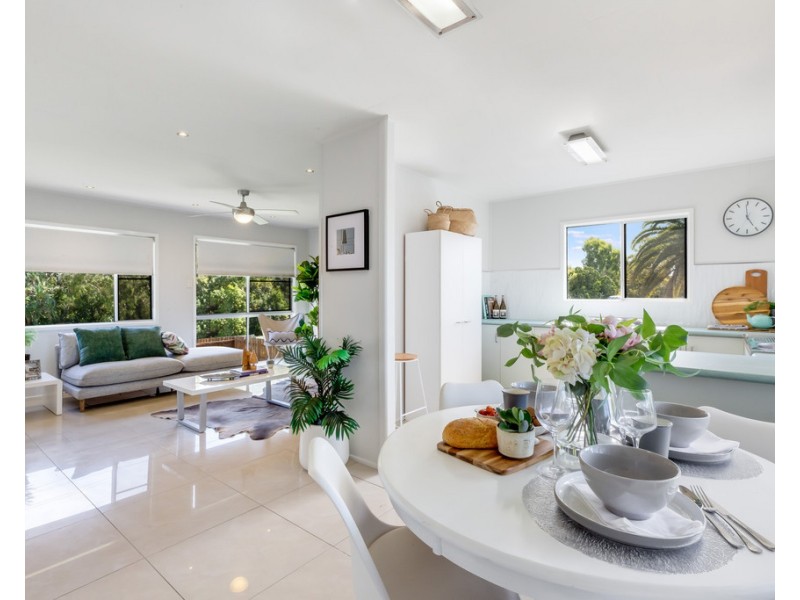 8 Keeleys Road, Slade Point QLD 4740