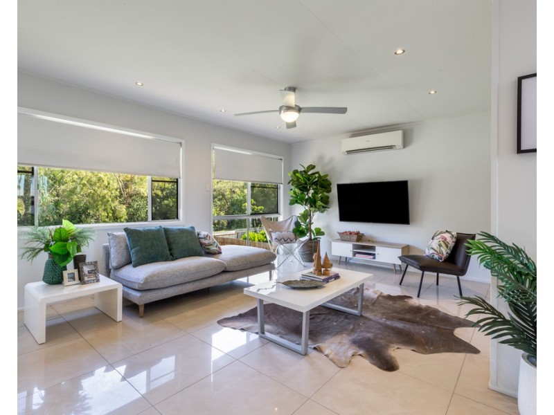 8 Keeleys Road, Slade Point QLD 4740