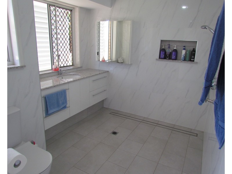 2 John Court, Andergrove QLD 4740