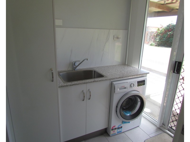 2 John Court, Andergrove QLD 4740