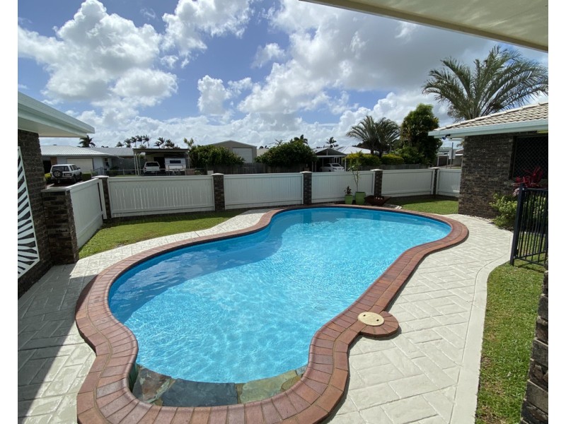 2 Allan Court, Ooralea QLD 4740