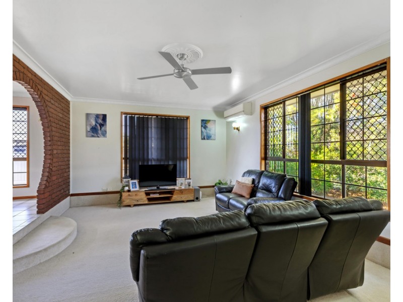 2 Allan Court, Ooralea QLD 4740