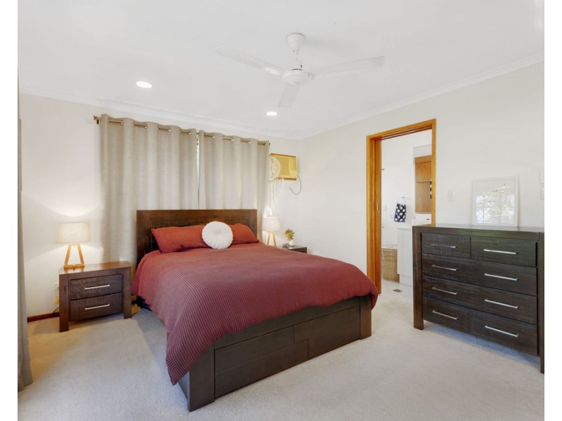 2 Allan Court, Ooralea QLD 4740