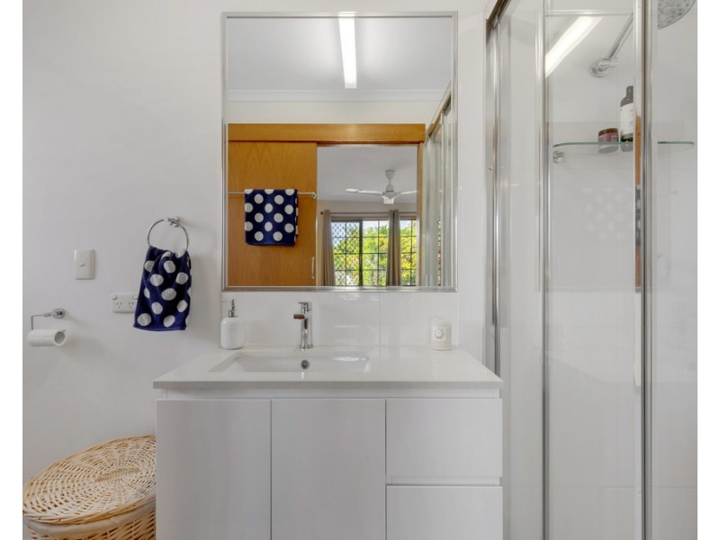 2 Allan Court, Ooralea QLD 4740