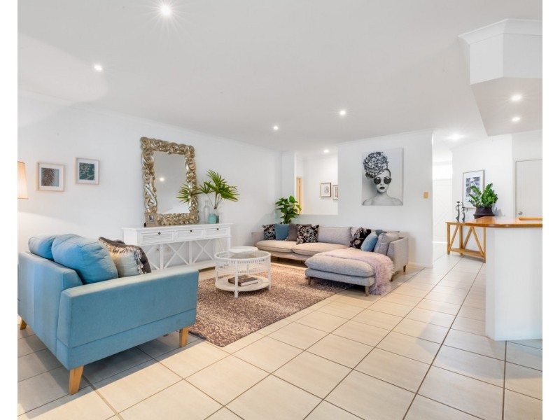 37 Beach Road, Dolphin Heads QLD 4740