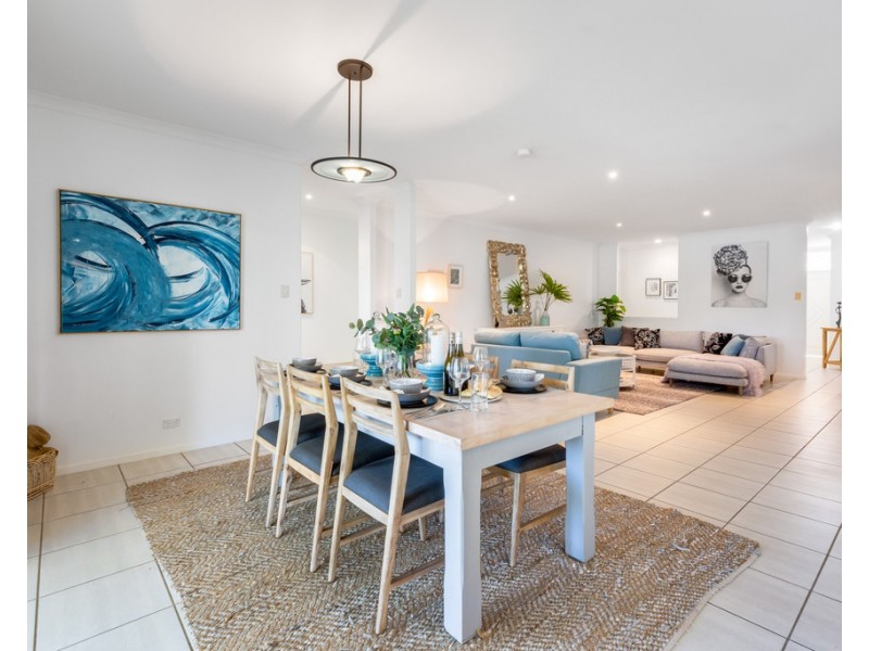 37 Beach Road, Dolphin Heads QLD 4740