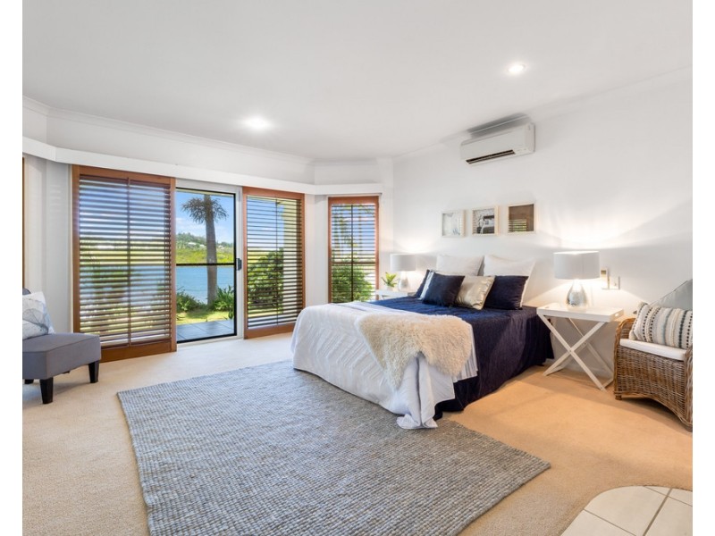 37 Beach Road, Dolphin Heads QLD 4740