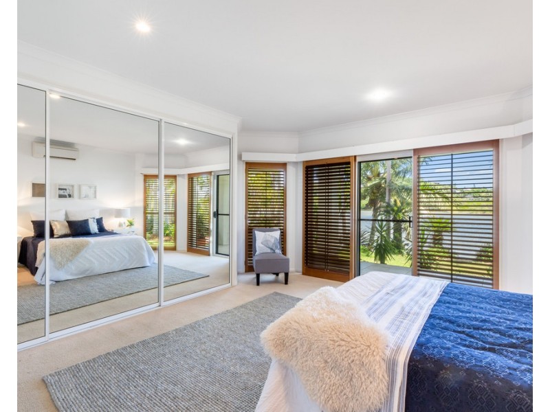 37 Beach Road, Dolphin Heads QLD 4740