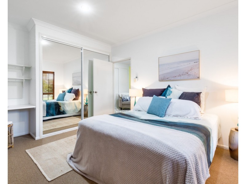 37 Beach Road, Dolphin Heads QLD 4740