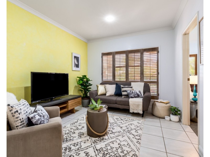 37 Beach Road, Dolphin Heads QLD 4740