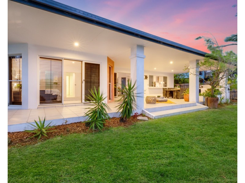 37 Beach Road, Dolphin Heads QLD 4740