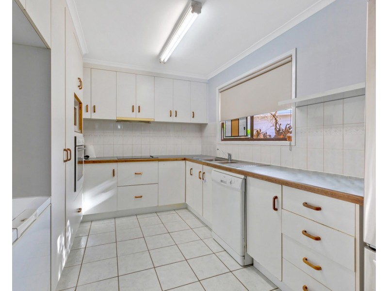 8 Eaglemount Road, Andergrove QLD 4740