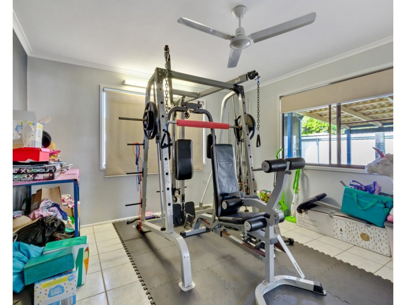8 Eaglemount Road, Andergrove QLD 4740
