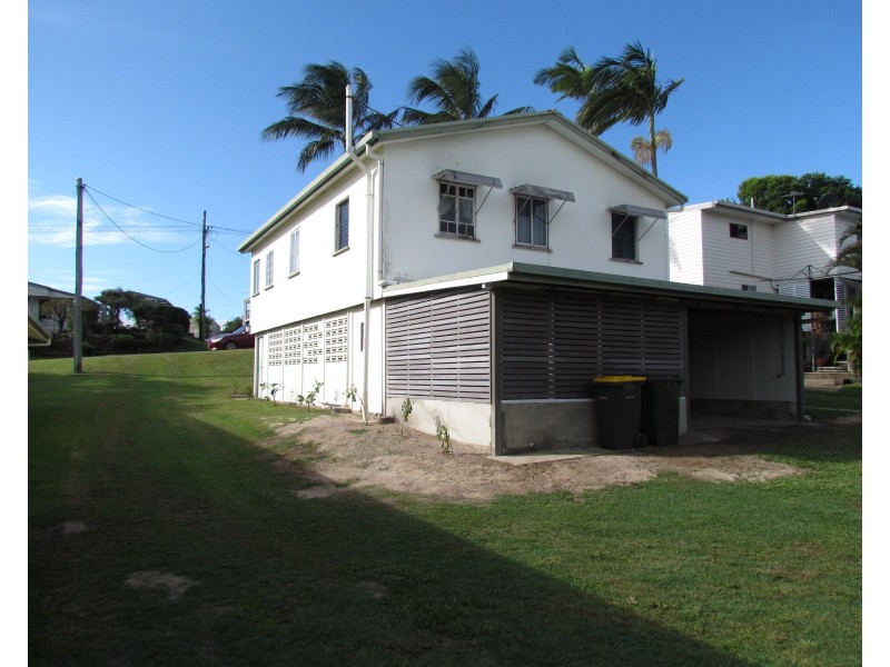 32 Denman Avenue, Shoal Point QLD 4750