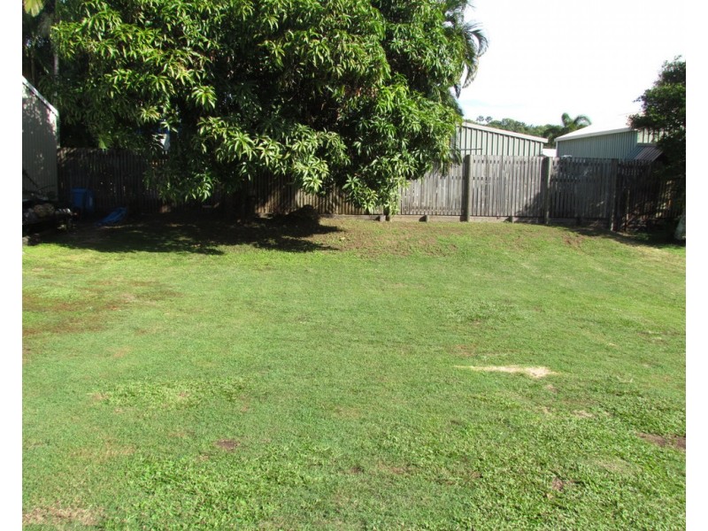 32 Denman Avenue, Shoal Point QLD 4750