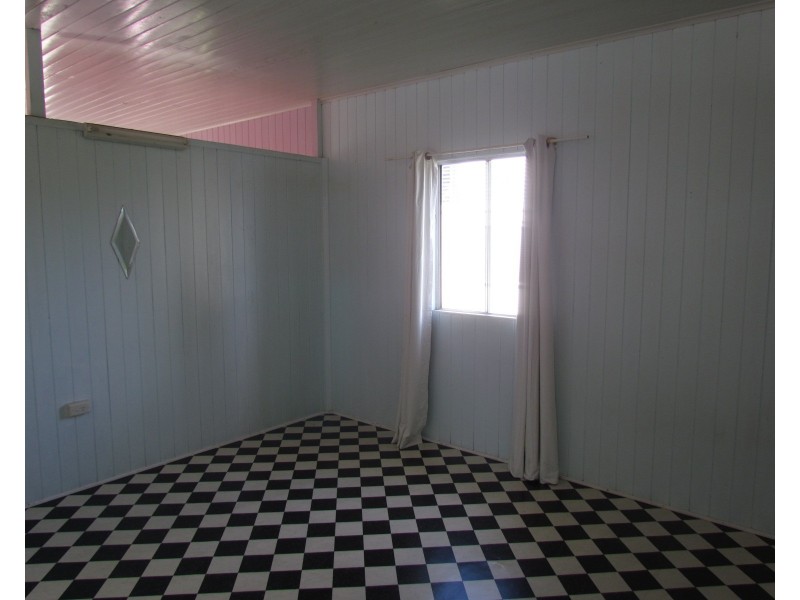 32 Denman Avenue, Shoal Point QLD 4750