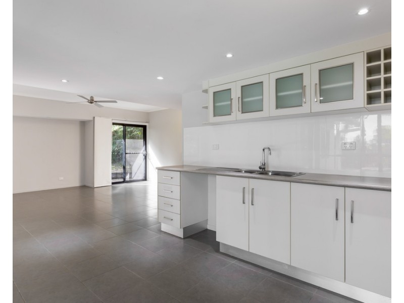15 Sologinkin Road, Rural View QLD 4740